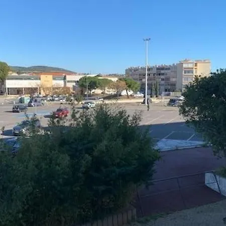 Climatise Avec Balcon, Animaux Admis - Fr-1-503-128 شقة